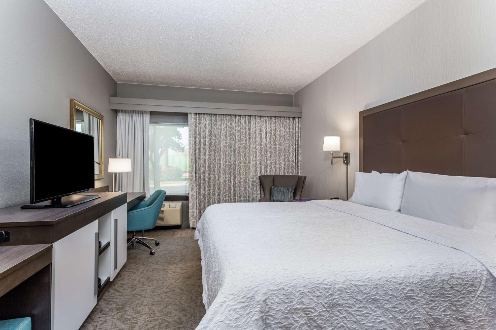 Hampton Inn Milwaukee Airport Экстерьер фото